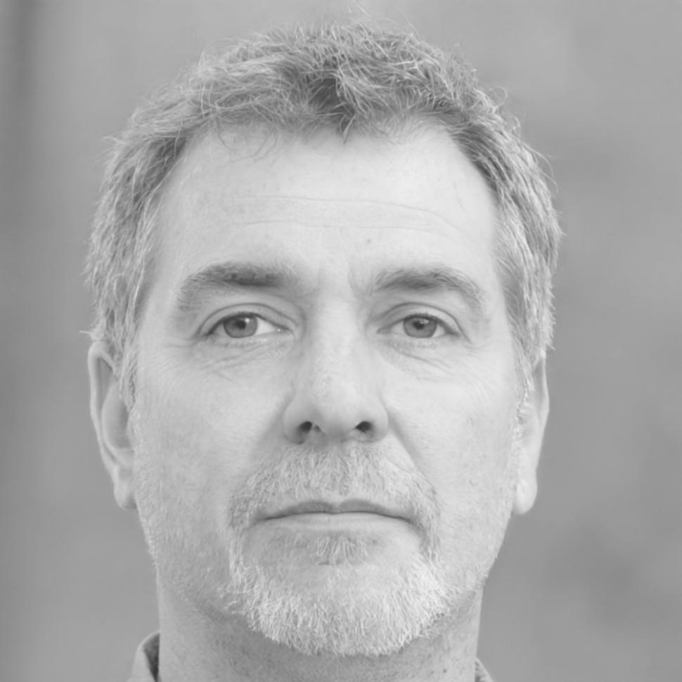 Portrait de Marc Dubois, expert en planification financière